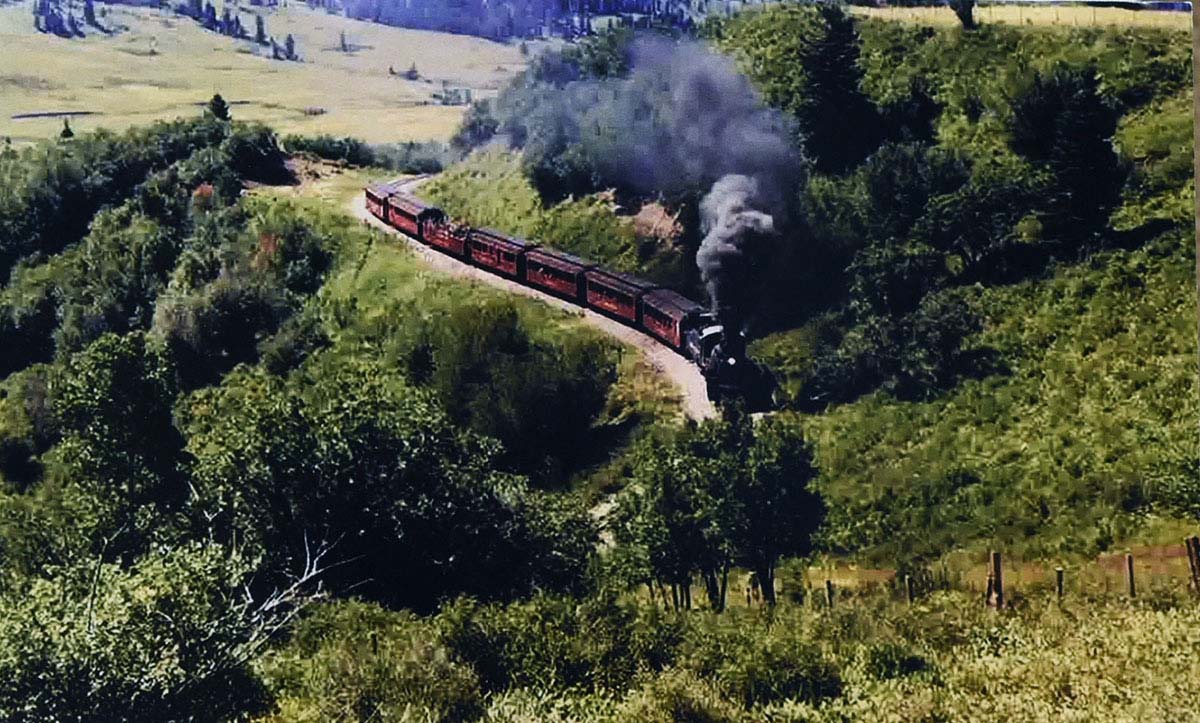 Here She Comes! by Ron Johnson, MWR - Prototype Color Photograph Category